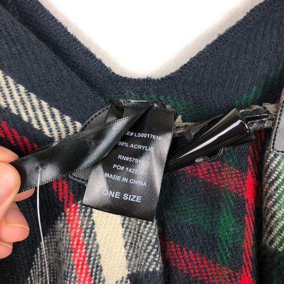 Rendezvous NWT Green Red Navy Plaid Shawl with Clasp OS - Picture 4 of 5